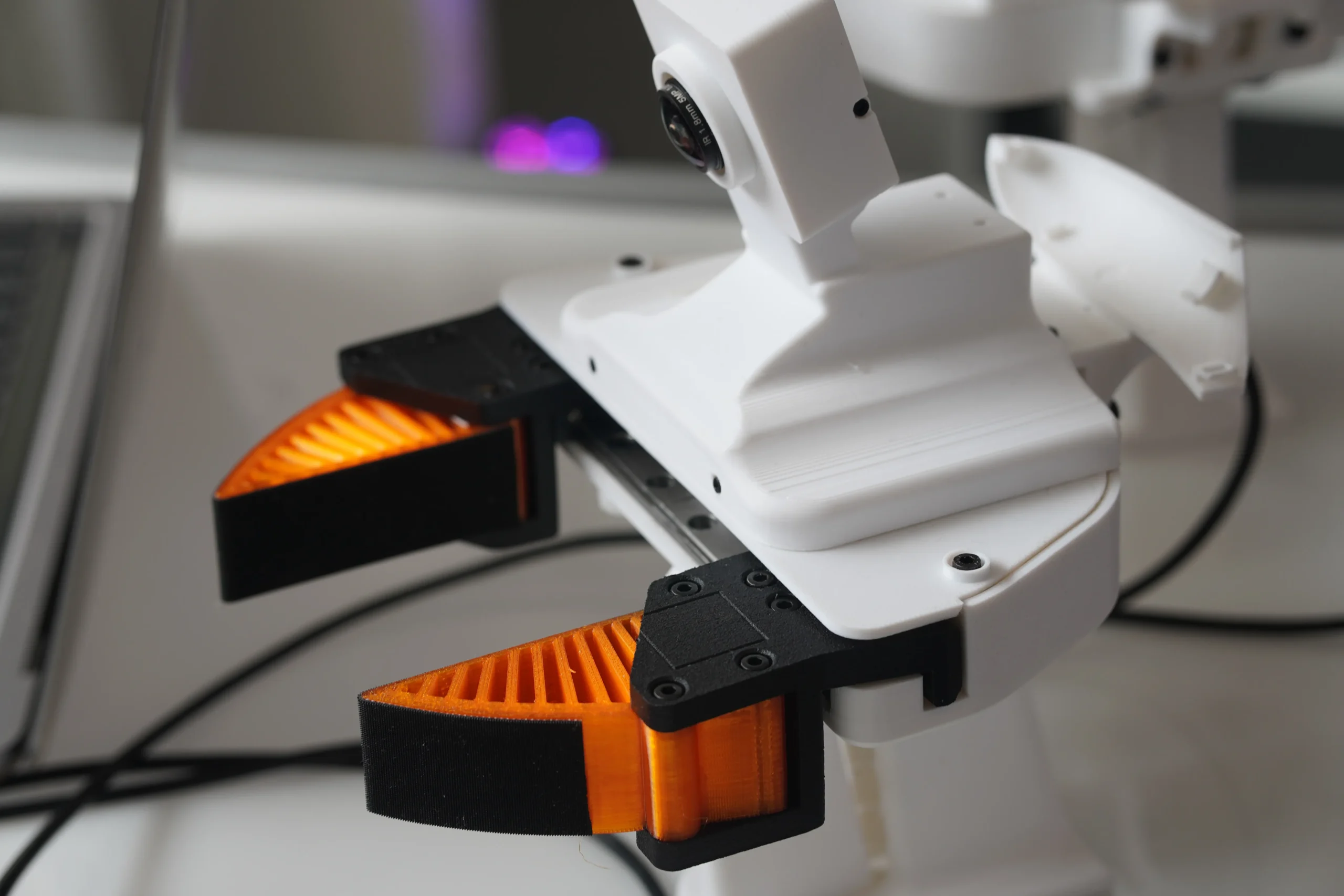 Bimanual gripper from General Intelligence Labs